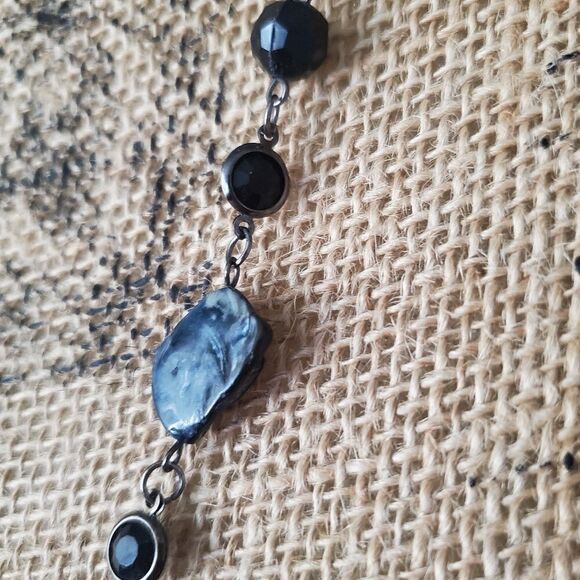 Woman's Mother of Pearl and Glass Necklace Long - Picture 4 of 7